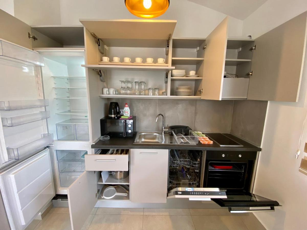Villa Dolphin Apartments Petrovac Kültér fotó